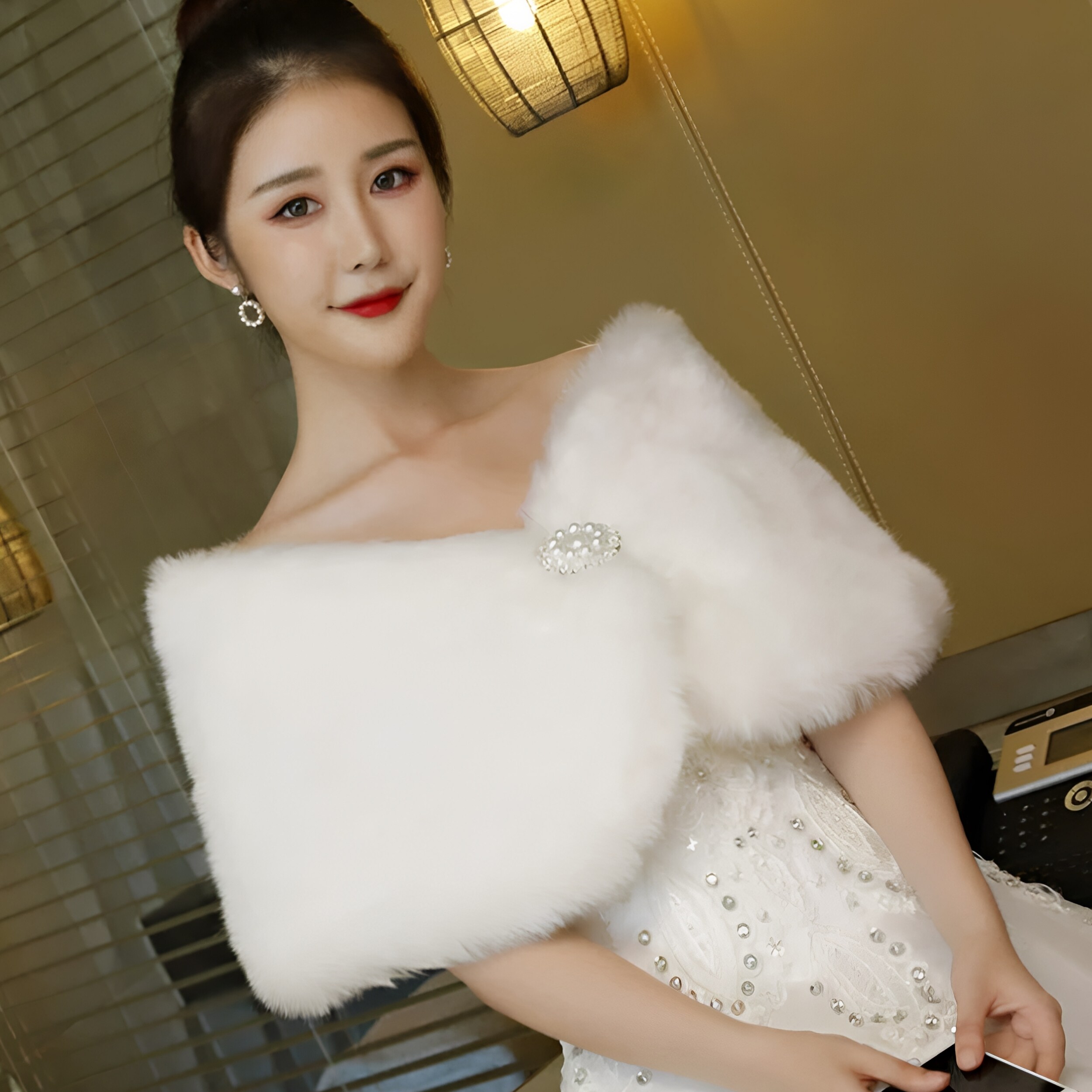 结婚披肩秋冬季韩版新娘仿皮草伴娘保暖敬酒服旗袍外套毛绒围巾