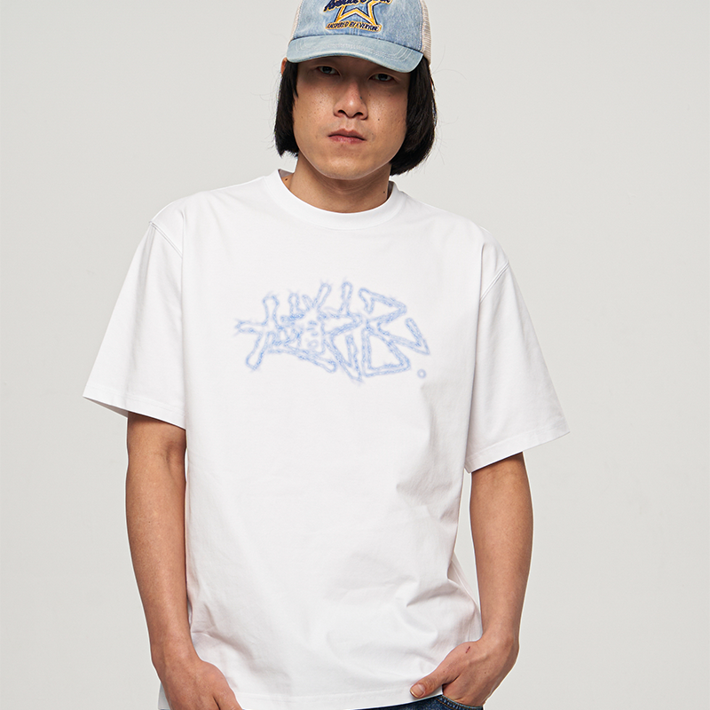 AVENUE SON大道之子2024闪电中文字体印花短袖索罗娜速干透气亲肤