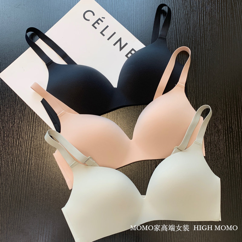 一片式无痕高弹轻薄内衣