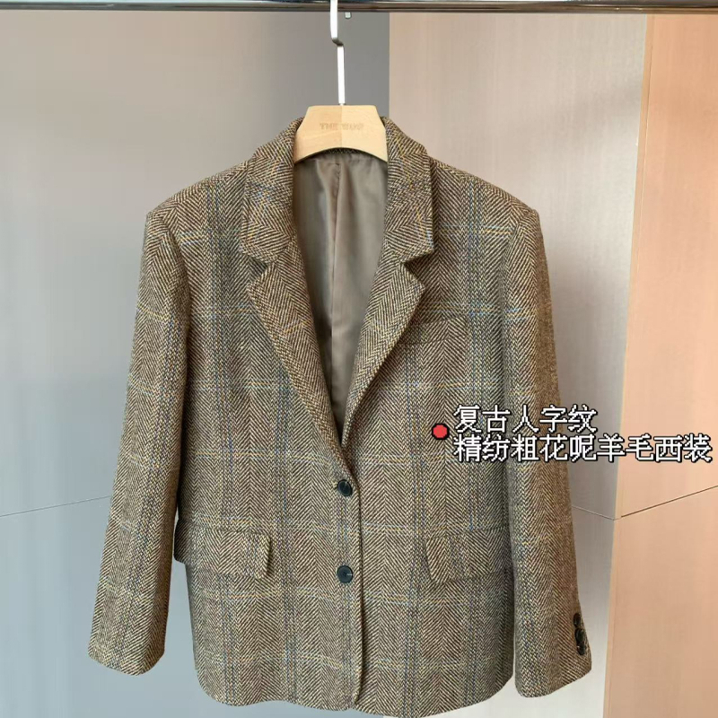 立裁精纺粗花呢复人字纹西装外套