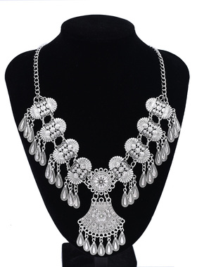 哈萨克族新疆旅游写真流苏项链女