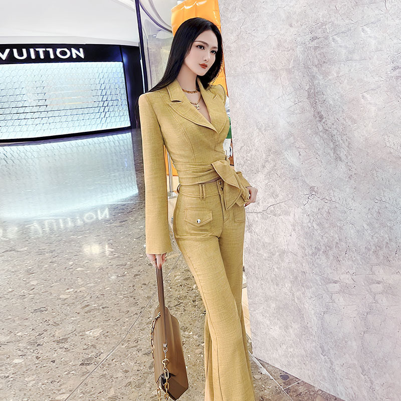 vje早春新款女装套装新款设计感翻领上衣喇叭裤两件套