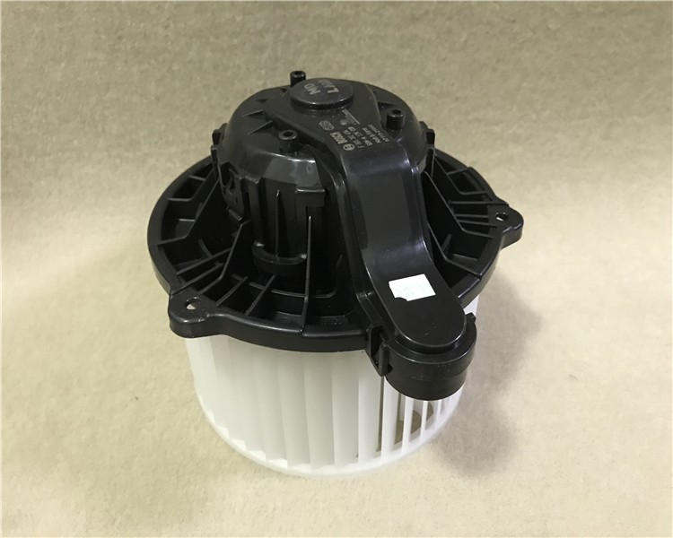 适用现代朗动瑞纳奕索八九名图空调鼓风机马达暖风机马达风扇电机