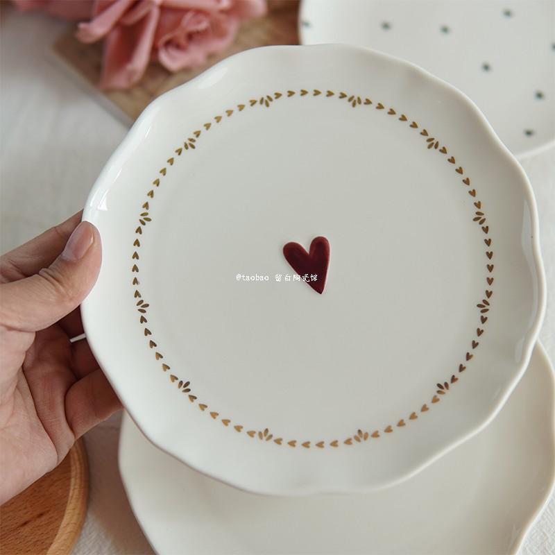 留白 出荷兰 【数量少】不规则浮雕爱心小吃盘 甜品碟 蛋糕碟
