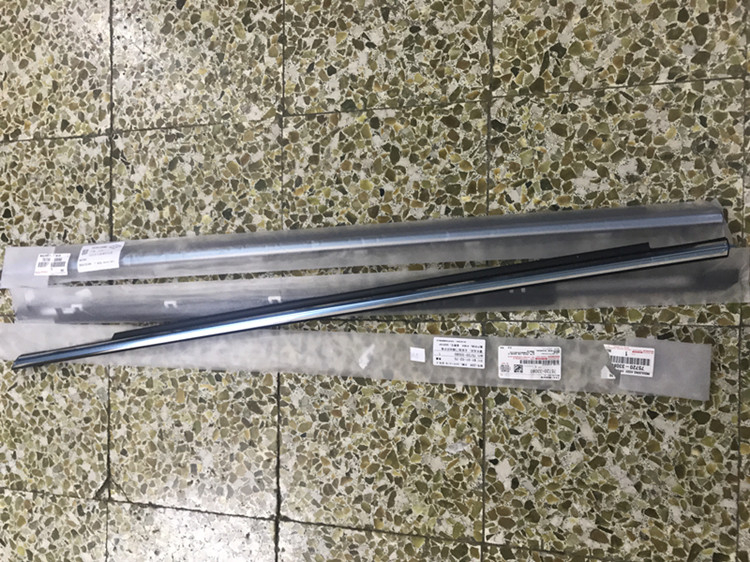 适用12代皇冠车窗饰条前后档玻璃