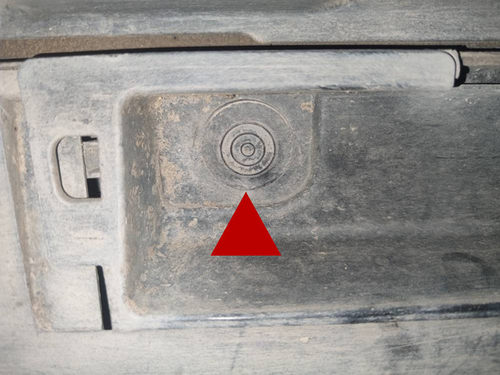 适用皇冠CHR致炫雷凌卡罗拉威驰花冠大霸王埃尔法侧裙卡扣堵盖