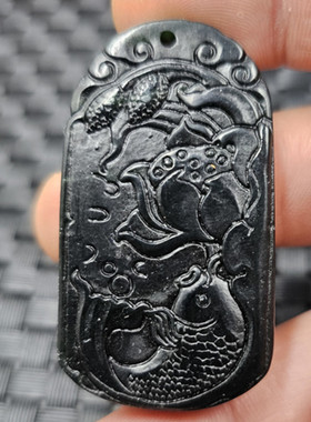 新疆和田墨玉连年有余玉石挂件