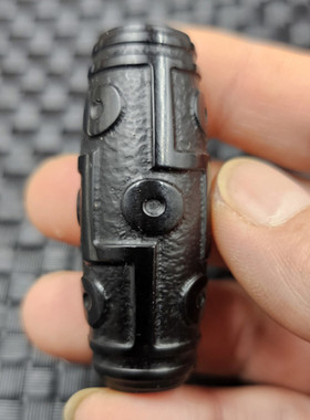 新疆和田玉九眼天真路路通玉挂件