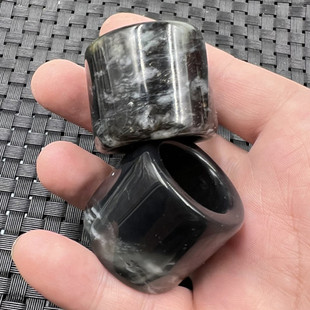 包邮玉石扳指黑花岫玉扳指文玩复古扳指大号扳指加宽玉戒指玉手饰