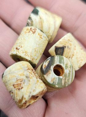 仿古黄皮玛瑙路路通玉石散珠