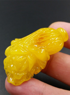 高档精美鸡油黄蜜蜡挂件吊坠