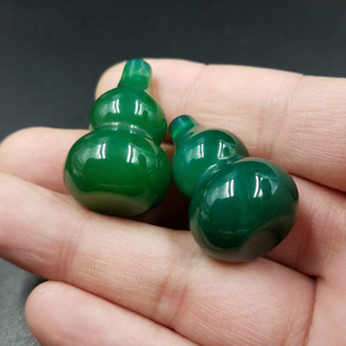 高档精美货绿葫芦吊坠天然玉石