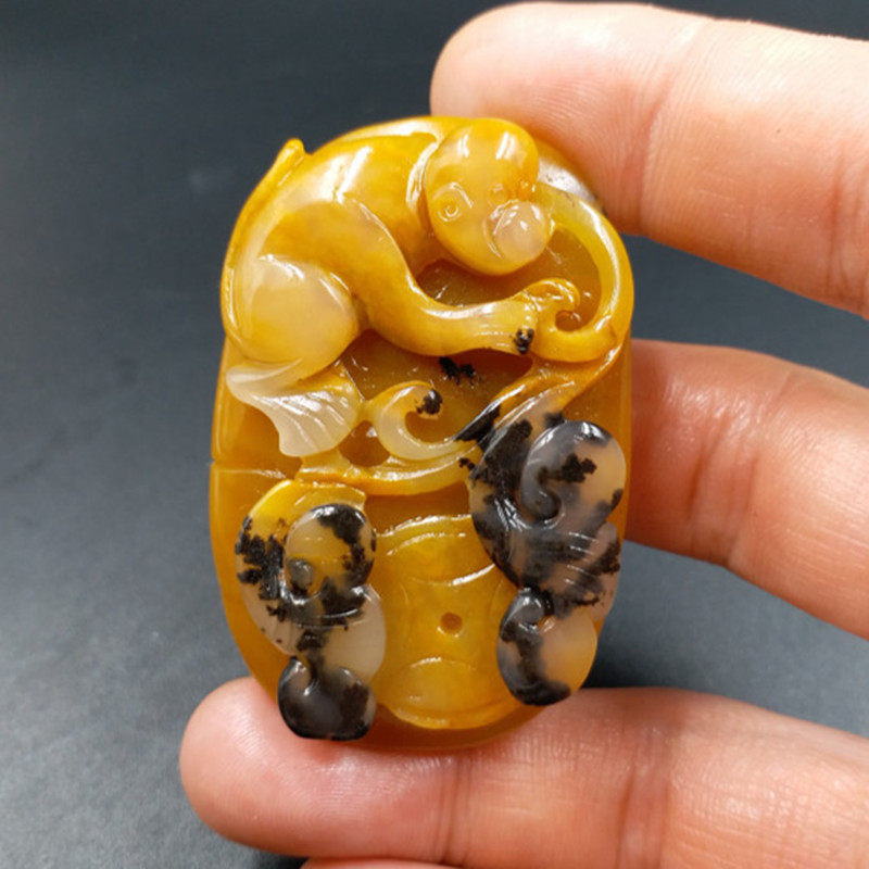 新款精美 天然玉石a货黄龙玉猴子挂件俏色黄龙玉生肖猴吊坠