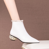 2025年秋冬季 真皮尖头米白色低跟短靴粗跟加绒及踝靴马丁靴子 新款