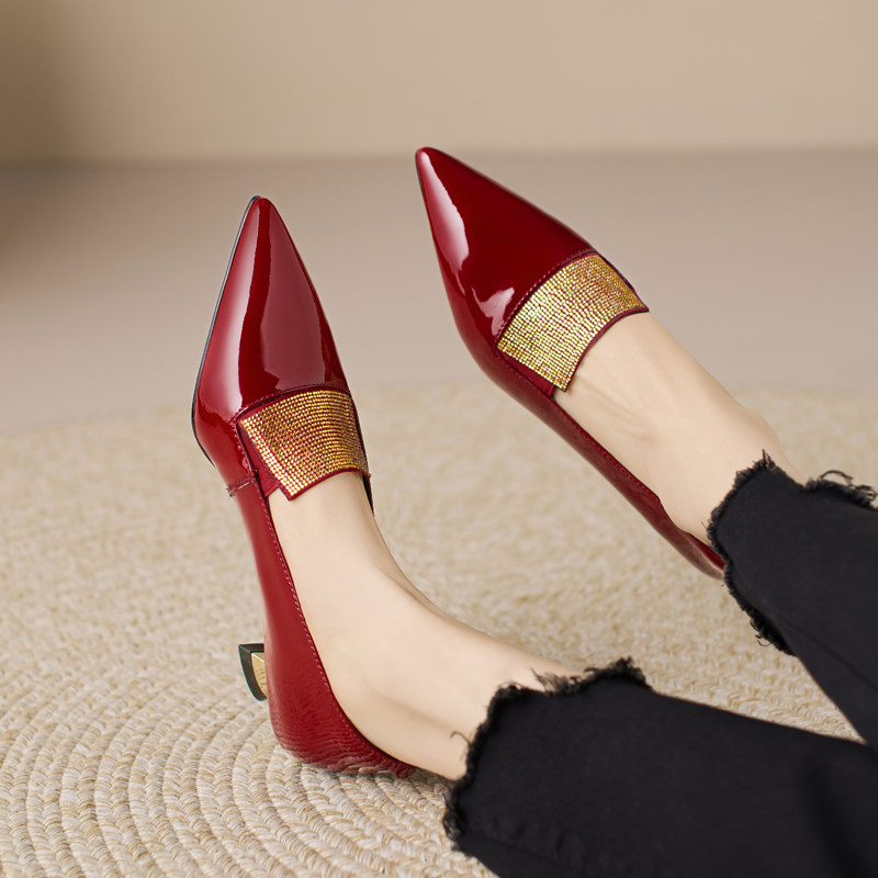 2026春夏季新款真皮尖头酒红色低跟单鞋女皮鞋高跟鞋3cm小跟鞋子