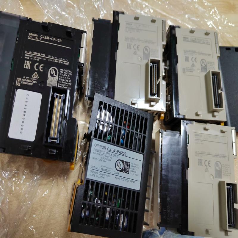 欧姆龙PLC  CJ2M-CPU33   CJ1W-(议价）