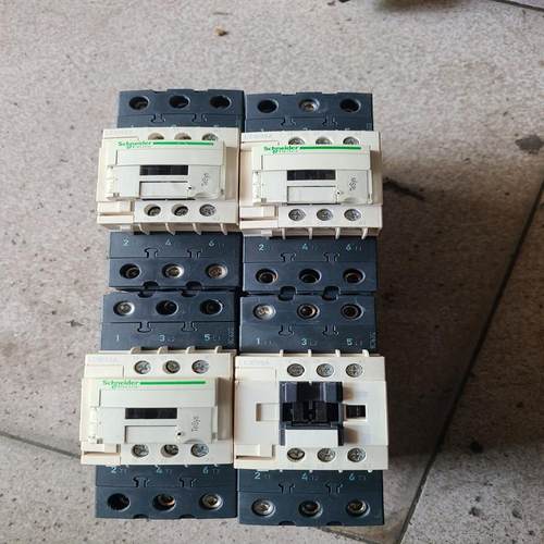 施耐德交流接触器LC1D50A，220V，拆机，成色(议价）