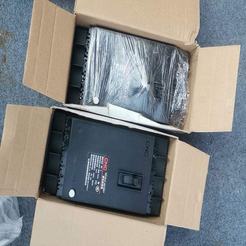 2个长城电器DZ15LE-100A漏电断路器4901(议价）