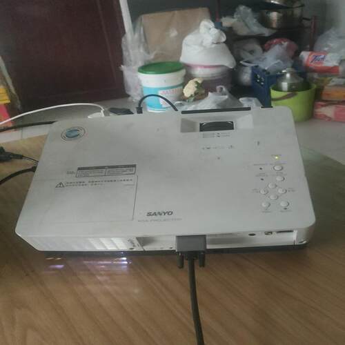 SANYO投影仪PLC-XR271C,外观完好，功能(议价）
