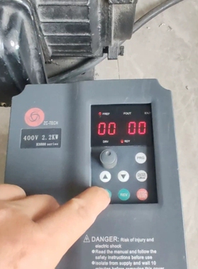 众辰变频器H3400A02D2K拆机剪线二手，实物拍摄2.2 议价