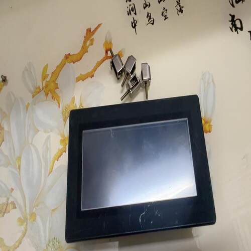基恩士触摸屏WT3-W4T一台(议价）