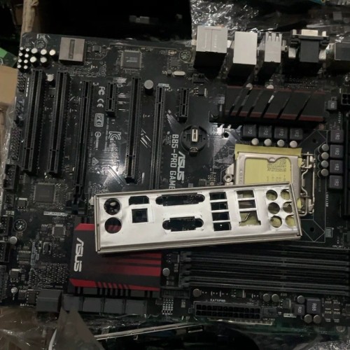 华硕B85-PRO GAMER主板出售！自用拆机，几乎， 议价