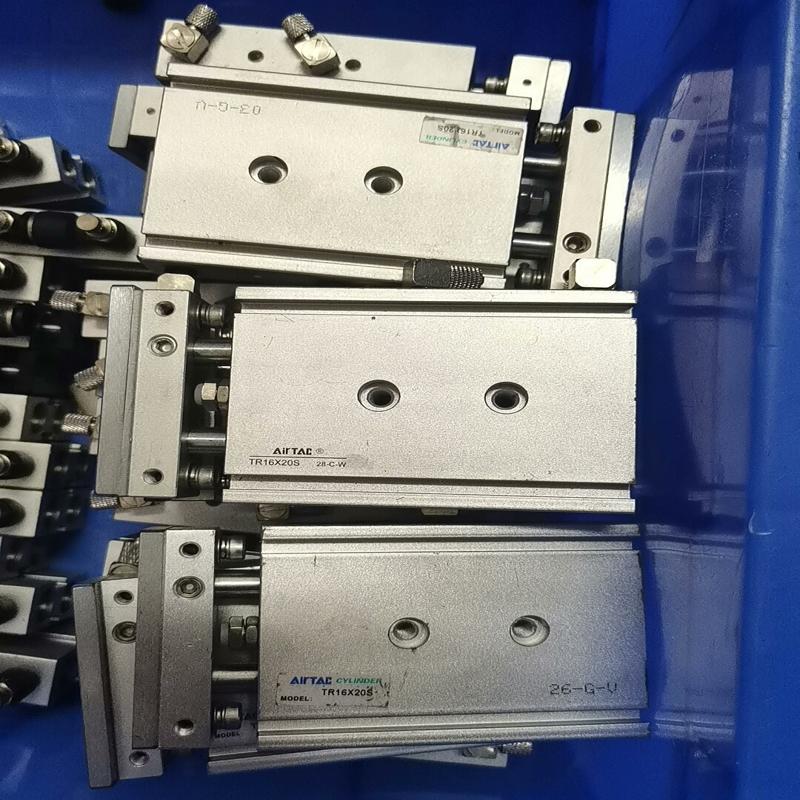 亚德客双轴气缸TR16X20S有16个激光标(议价）