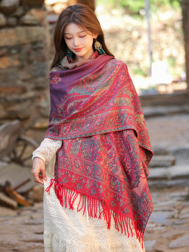 2025新款民族风红色披肩外搭女旅游度假拍照围巾保暖围脖秘鲁斗篷 - 封面