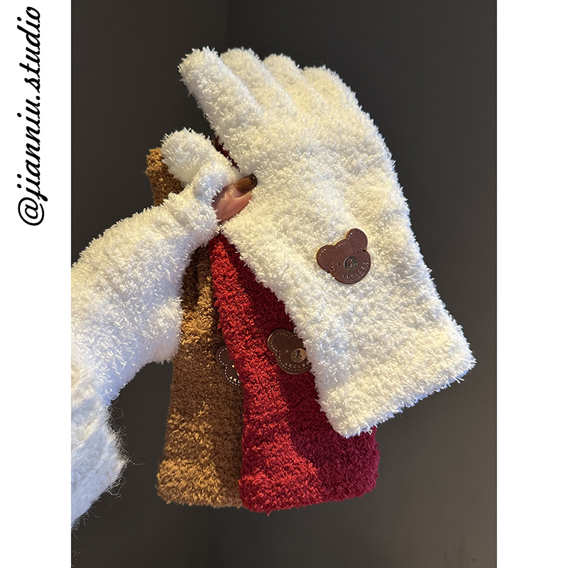 2025新款可爱小熊毛绒手套女冬季骑行保暖加厚防寒露指可触屏手套