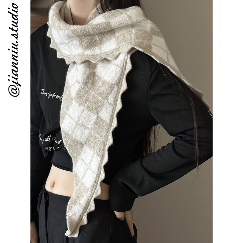 韩版复古菱格针织三角巾女2025秋冬新款气质复古装饰毛线披肩围脖