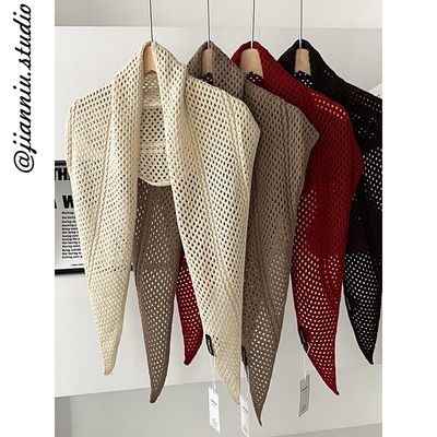 简约镂空针织大三角巾披肩女秋冬季时髦百搭保暖护颈围巾叠穿屁帘