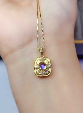 新款天然月光石吊坠925银镶嵌女时尚轻奢饰品送女友新年礼物