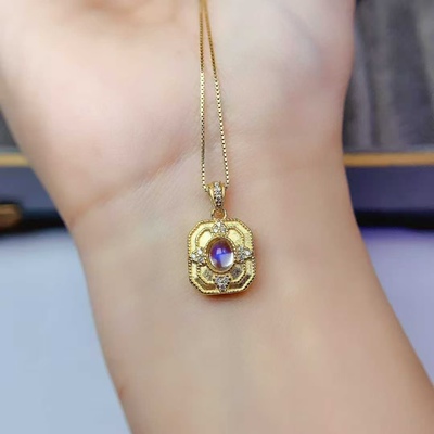 新款天然月光石吊坠925银镶嵌女时尚轻奢饰品送女友新年礼物