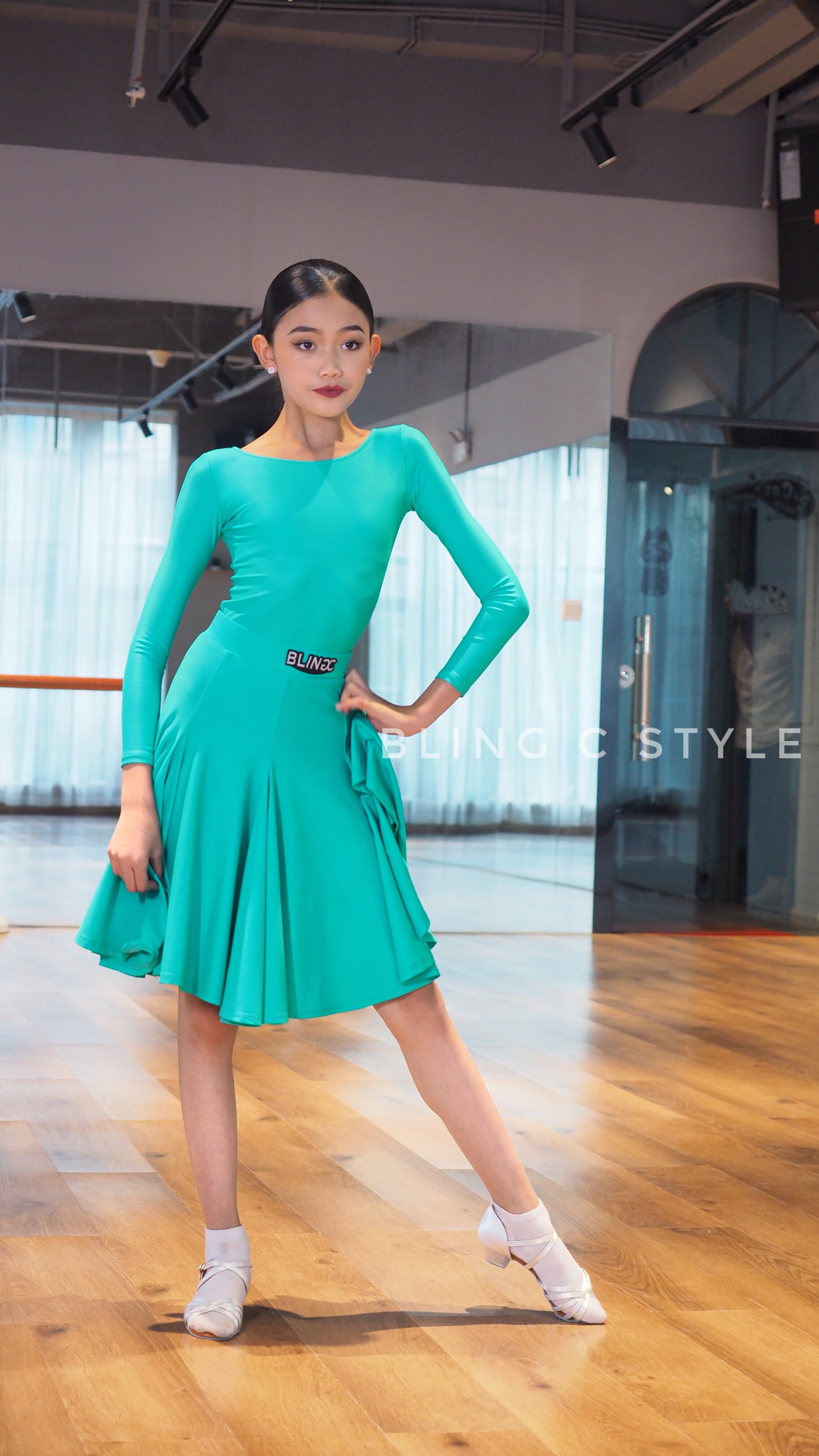 blingc拉丁舞服少儿专业国标比赛服定服表演服舞蹈裙长袖伦巴桑巴