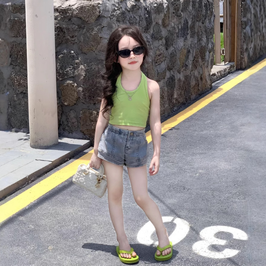 TOTObaby女童夏季辣妹风短款挂脖吊带背心儿童韩版牛仔短裤两件套