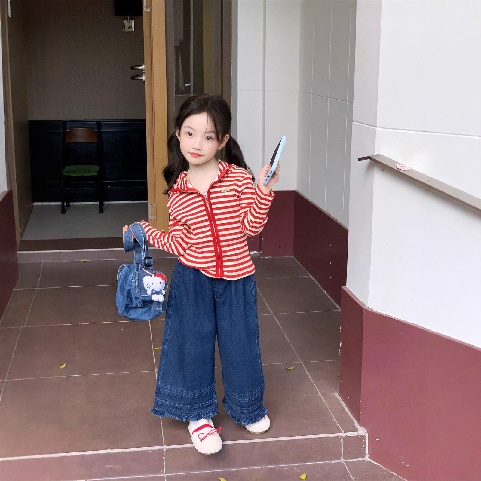 TOTObaby2026秋季新款女童红色条纹连帽开衫洋气花边牛仔直筒裤潮