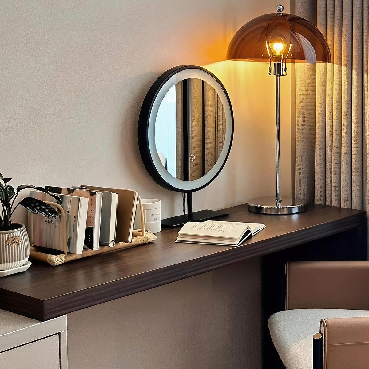 梳妆台镜子轻奢化妆镜台式桌面卧室家用梳妆镜圆形美妆镜LED带灯