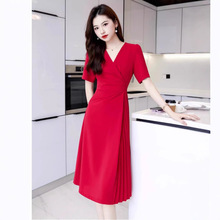 胖mm时尚名媛修身显瘦红色连衣裙女夏季v领沙滩海边度假长裙200斤