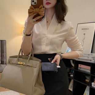 女装 打底衫 宽松长袖 职业V领显瘦职业装 200斤 条纹雪纺衬衫 胖mm大码