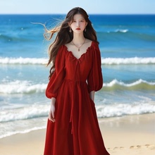 胖mm大码流行新款海边法式红色V领连衣裙洋气旅拍纯欲风裙子200斤