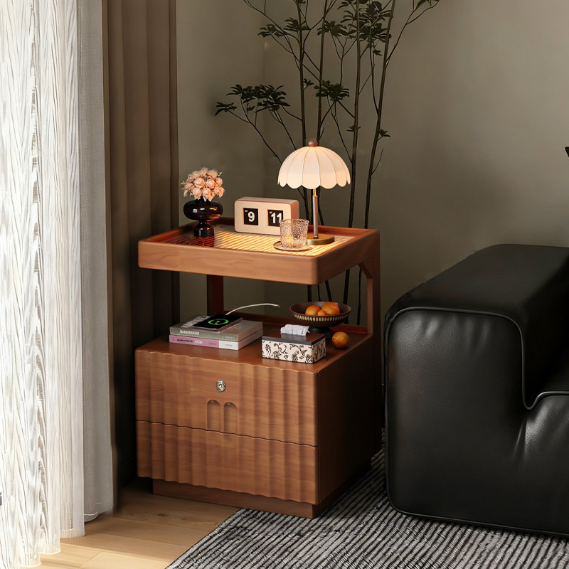 全实木创意设计感床头柜