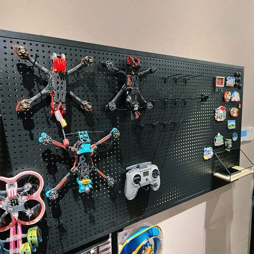 黑色圆孔洞洞板墙上置物架无人机展示架家用多功能壁挂收纳陈列架 - 封面