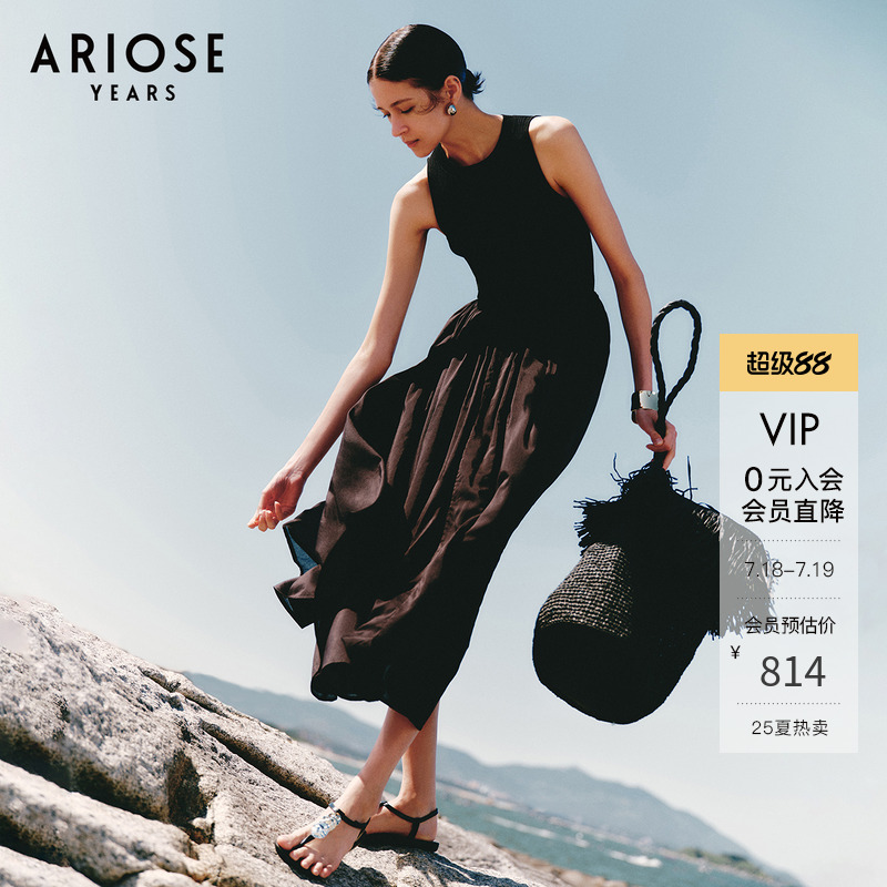 艾诺丝雅诗 简约拼接褶皱圆领无袖连衣裙女气质小黑裙夏40529828
