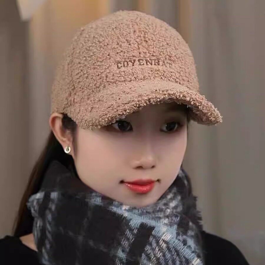 韩版简约刺绣字母羊羔绒棒球帽女秋冬季加厚保暖护耳显脸小鸭舌帽