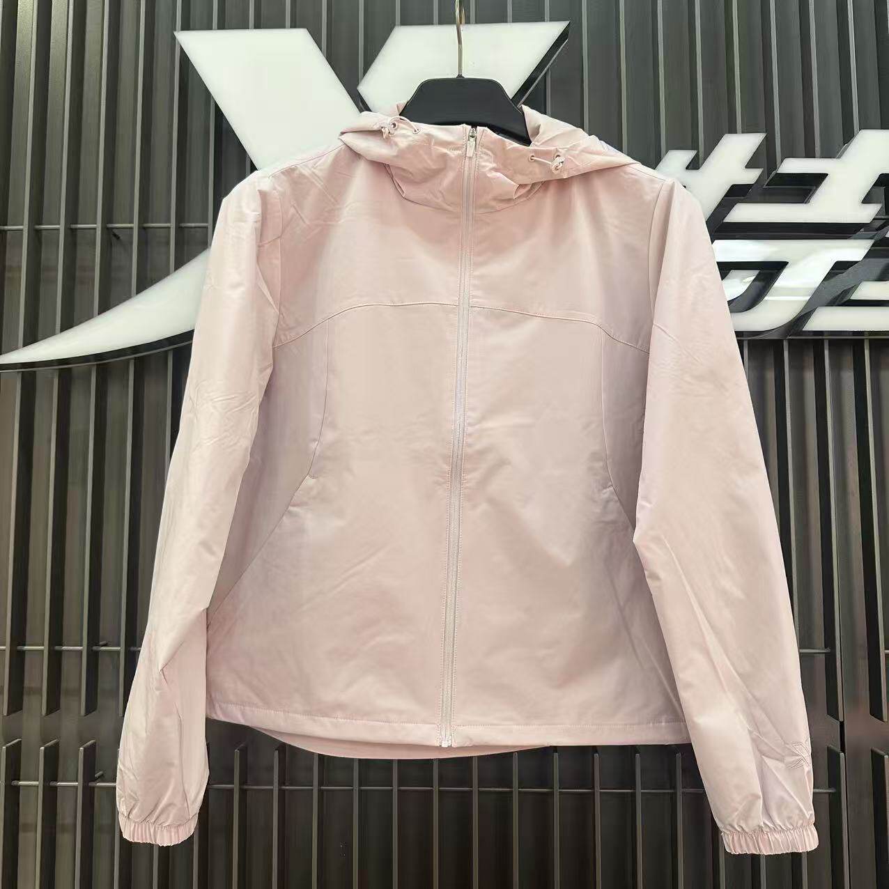 特步女2026春季新款运动上衣跑步外套休闲运动服974128150092