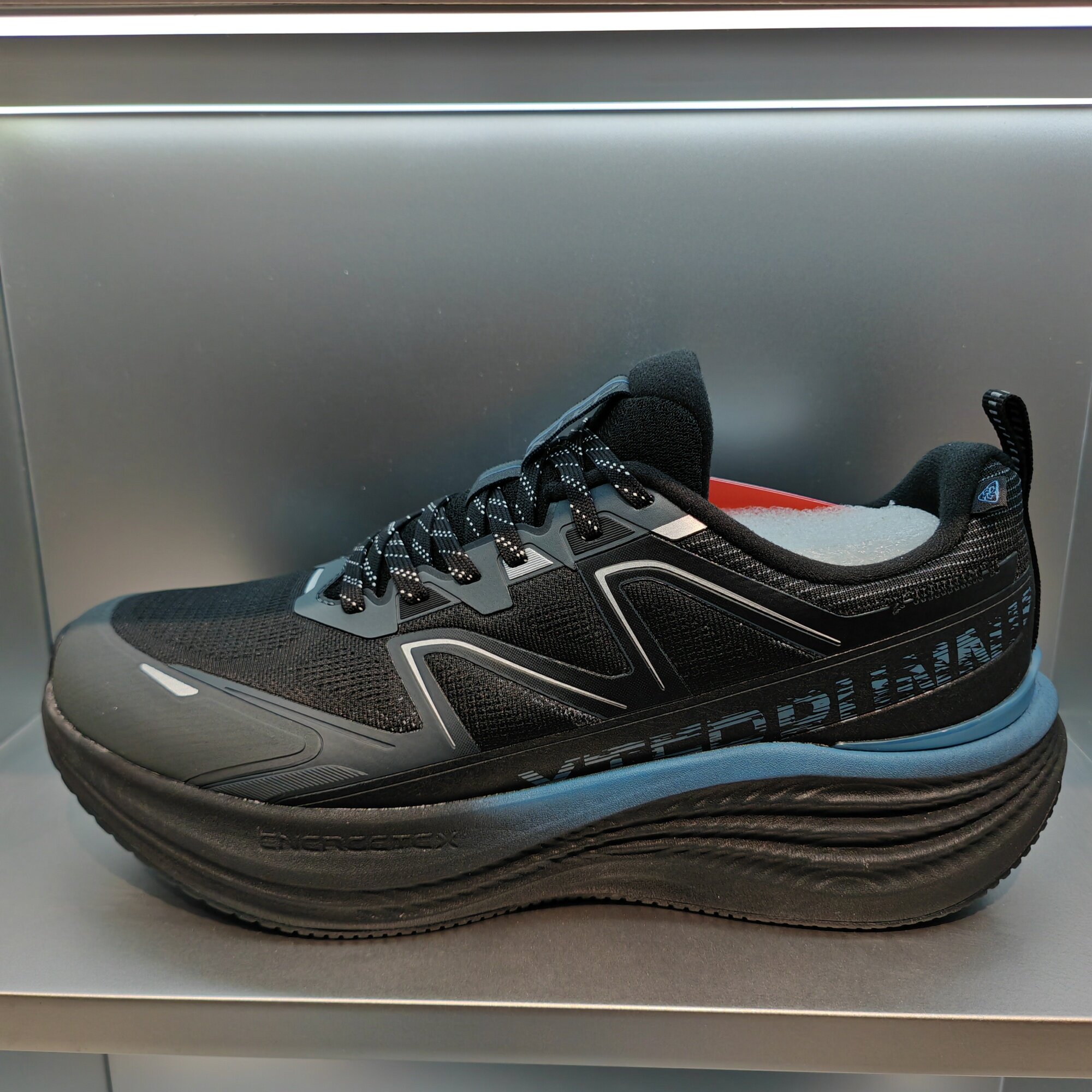 特步流云跑步鞋男2025冬季新款加绒减震舒适运动鞋975419110070