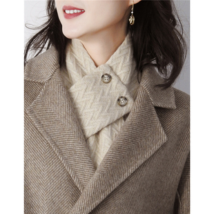 丰紫隅防风不臃肿不笨重大衣羽绒服内搭米白新年红色羊绒小围巾领