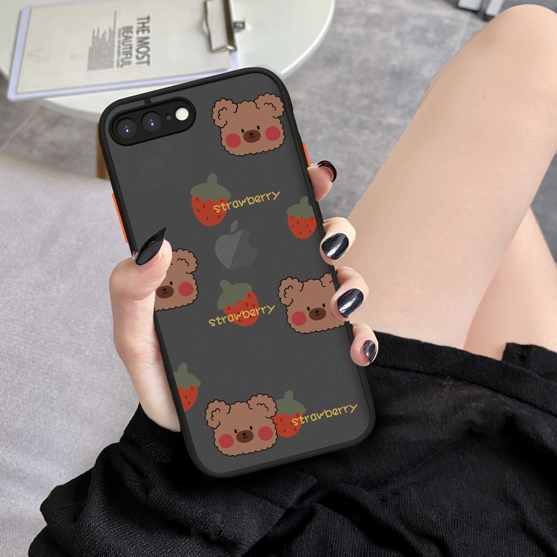 苹果8plus手机壳草莓熊硅胶苹果7plus摄像头全包phone7/8潮牌男女款个性创意苹果se2撞色卡通防摔6s plus磨砂
