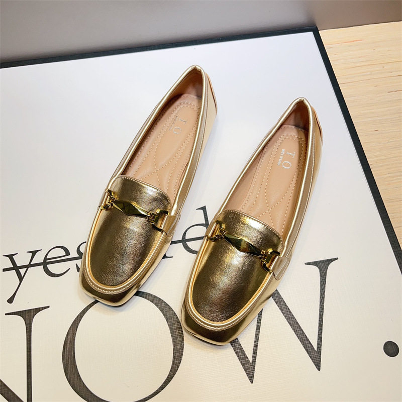 舒适软底休闲单鞋女韩版新款英伦风金属扣装饰一脚套方头平底鞋