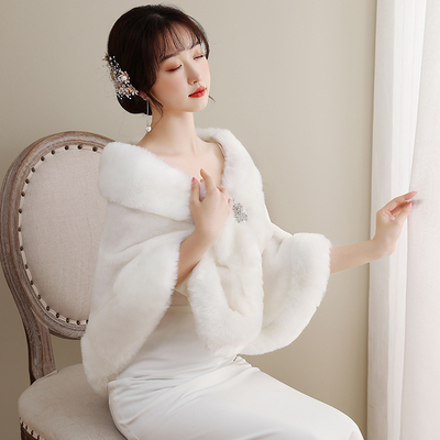 新娘毛披肩女秋冬季结婚新款伴娘团斗篷礼服披风白色保暖外搭加厚